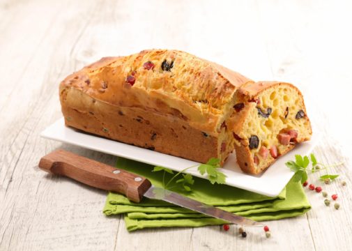 recette-cake-aux-olives-et-jambon-agrilait