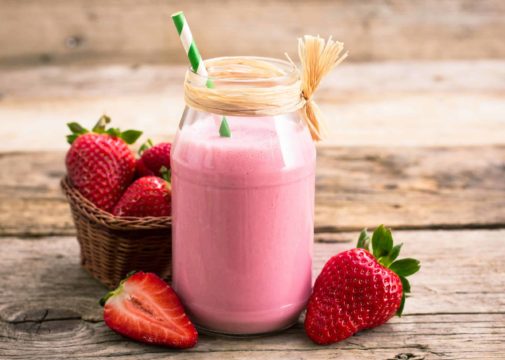 recette-milk-shake-fraise-agrilait