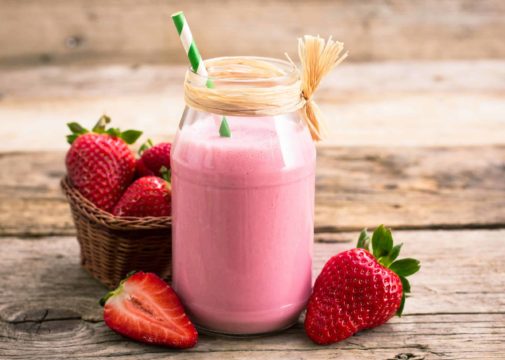 recette-milk-shake-fraise-agrilait
