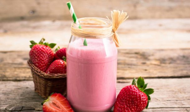 recette-milk-shake-fraise-agrilait