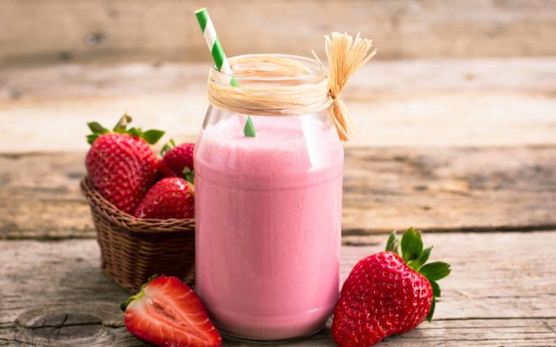 recette-milk-shake-fraise-agrilait