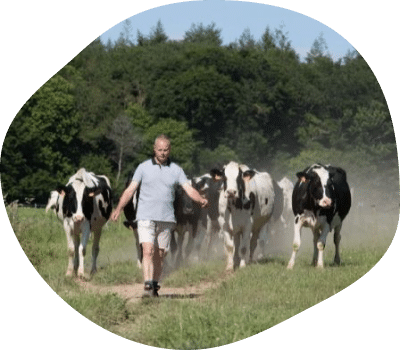 theo-champs-eleveur-vaches-laitieres-bretagne-agrilait